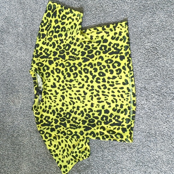 Forever 21 Tops - Brand new neon crop top